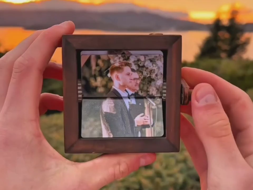 Personalized gift hand-cranked photo album with light music box